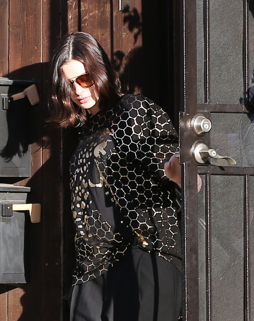 Anne Hathaway Out in LA December 2015 | Pictures