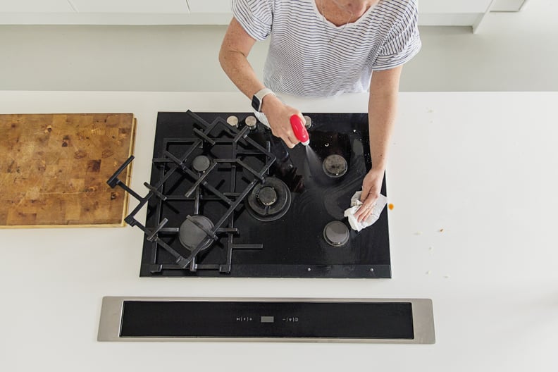 Clean the Stove With Clorox Disinfecting All Purpose Cleaner