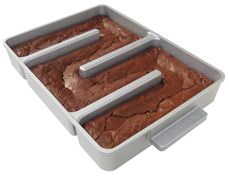 For the Greatest Baker You Know: Baker's Edge Nonstick Edge Brownie Pan