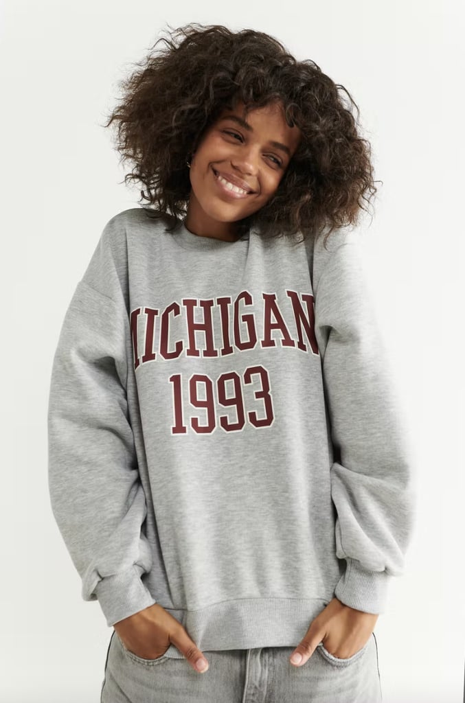 College-Sweatshirt Outfit: Gina Tricot Riley Sweater