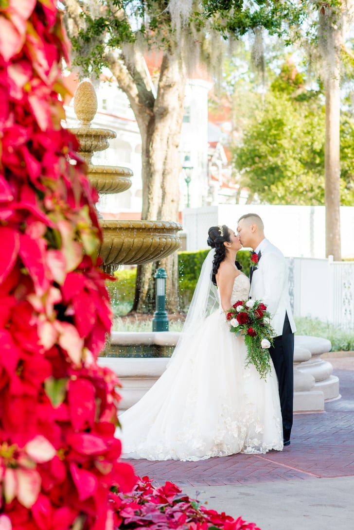 This Couple Had A Holiday Wedding At Walt Disney World Popsugar