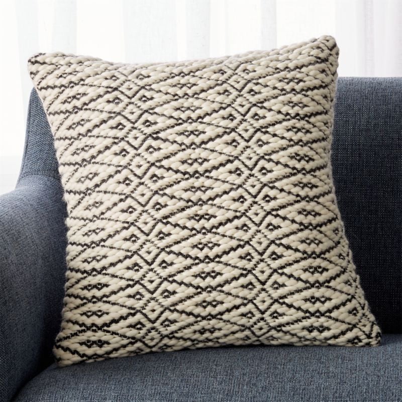 Bonnie: Morando Moroccan Pillow with Down-Alternative Insert