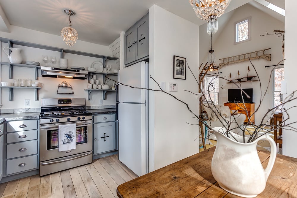 Another look at the kitchen.