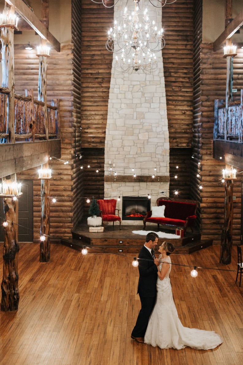 You can get married in a cabin to channel the best Winter feels.