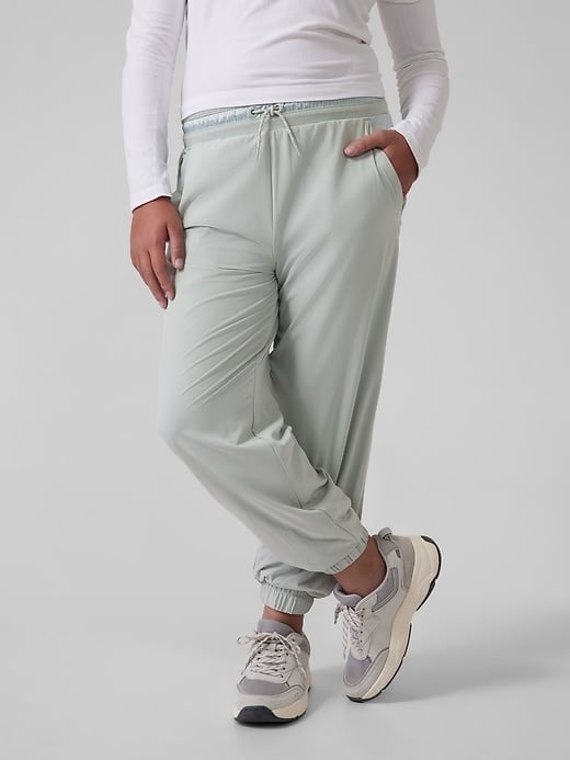Chase The Chill Jogger