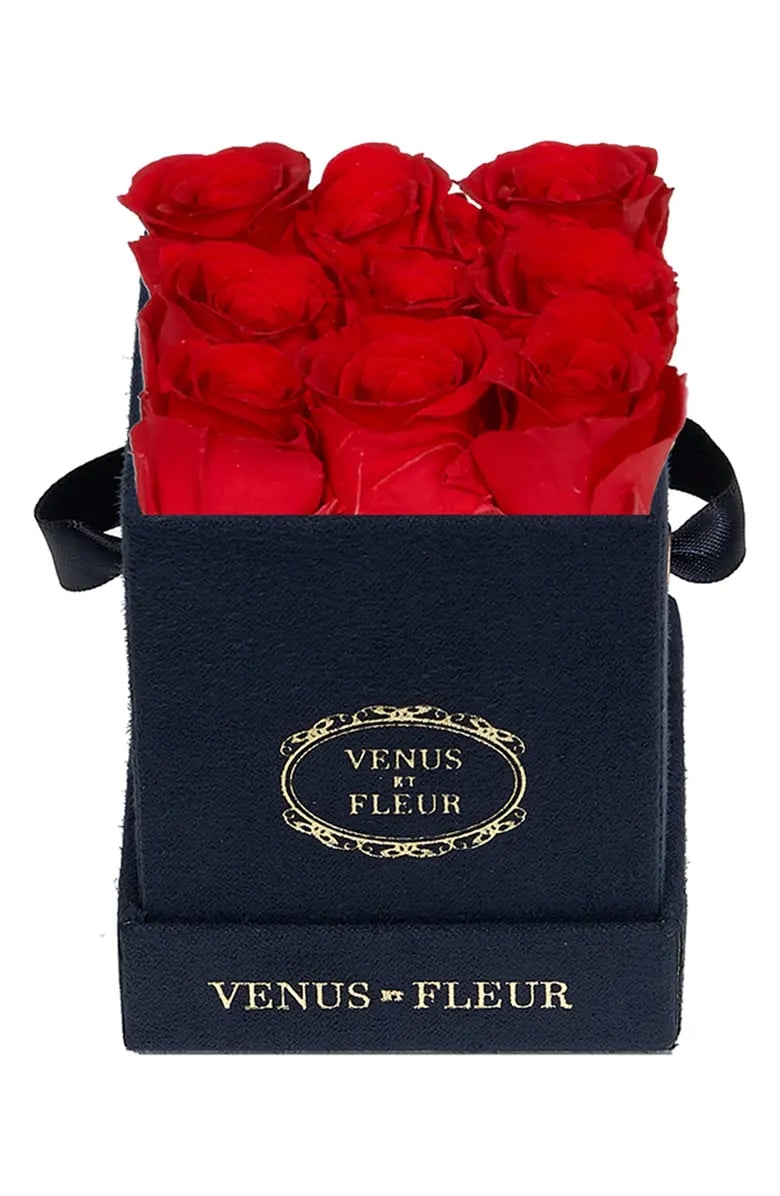 For the Long-Term Love: Venus et Fleur Classic Le Mini Square Eternity Roses