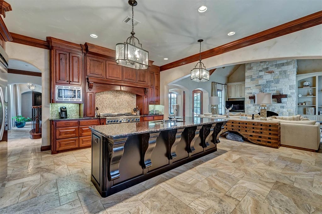 Selena Gomez Selling Her Texas Mansion