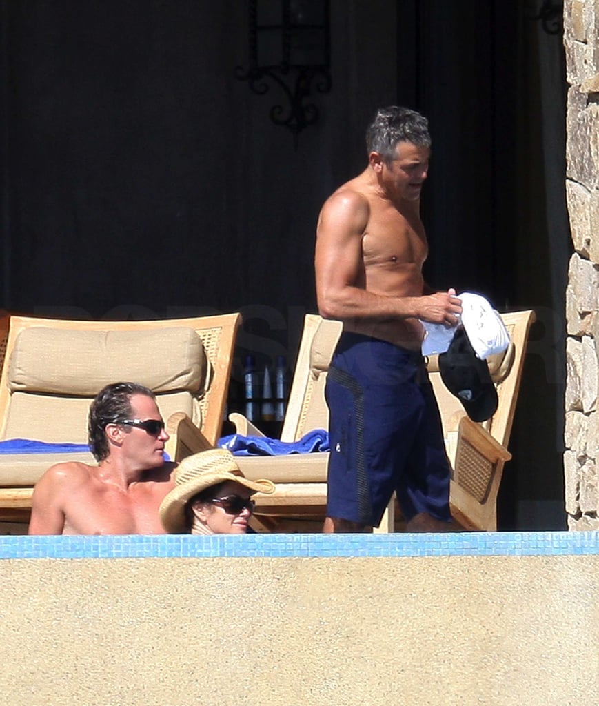 Shirtless Clooney Brings a Happy 09