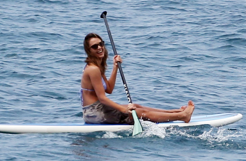 Jessica Alba's Beach Workout