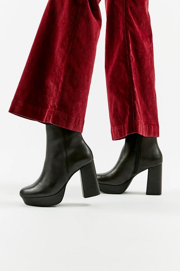 Steve madden outlet 90s boots