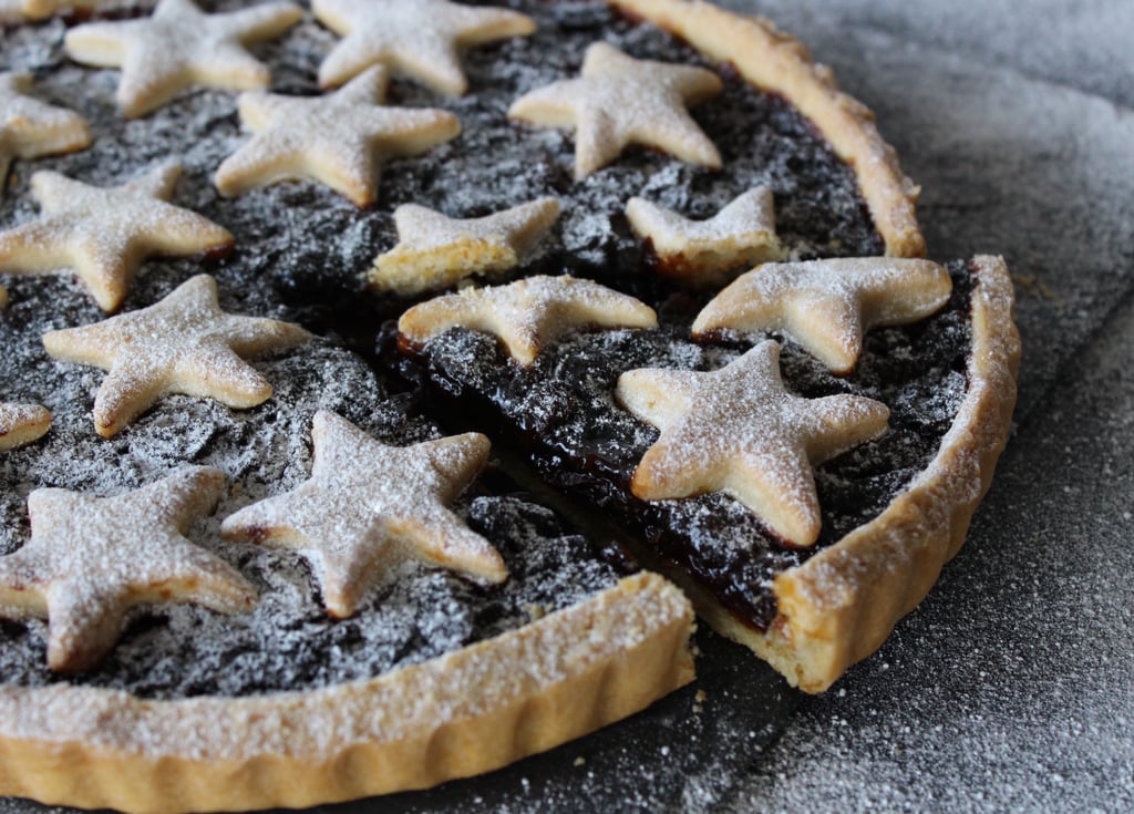 Family-Size Festive Sweet Mince Pie