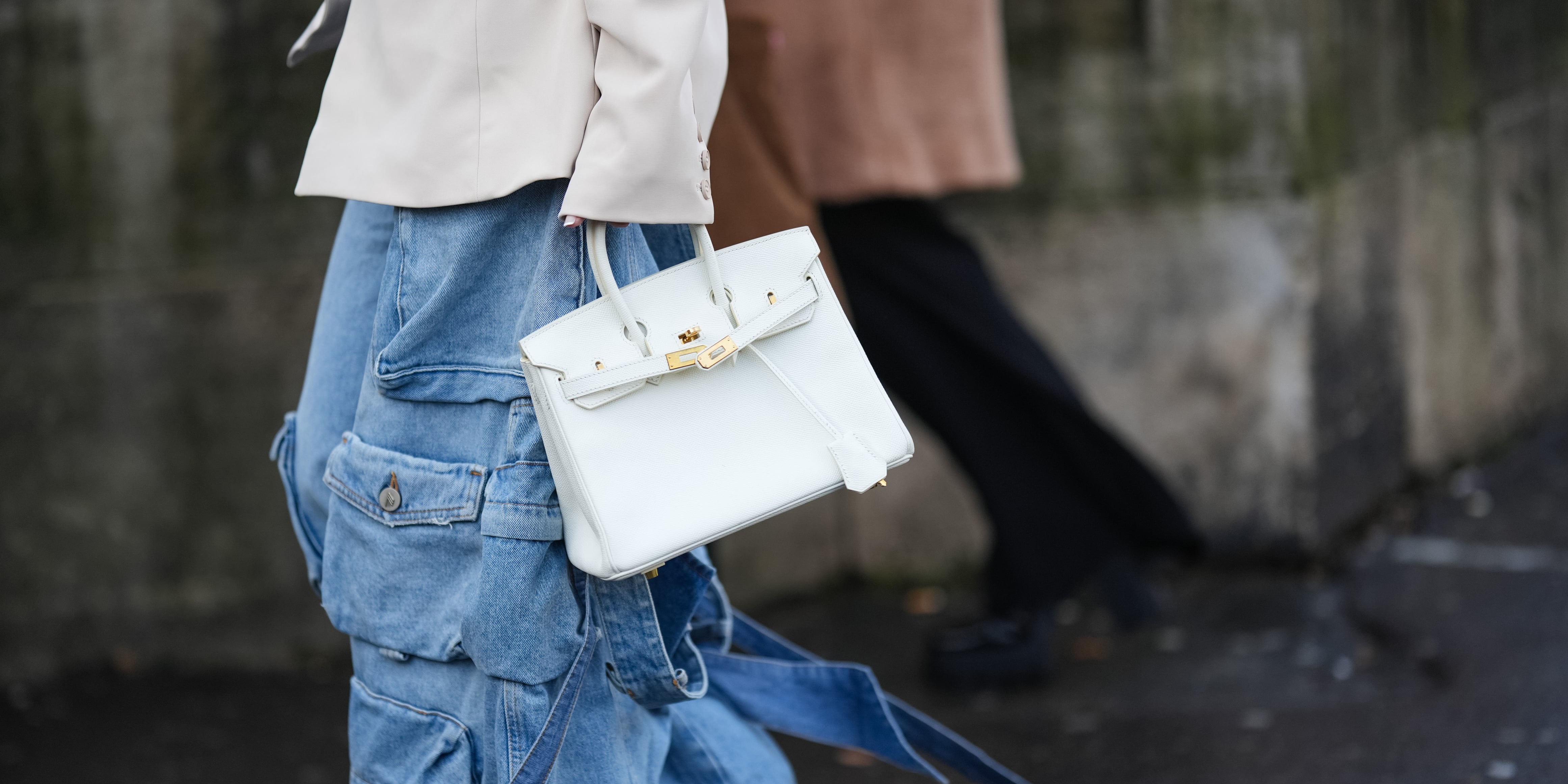 Boyfriend jeans vs mom jeans: An expert explains the difference