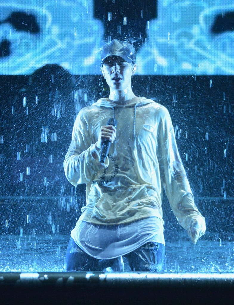 Justin Bieber at the American Music Awards 2015