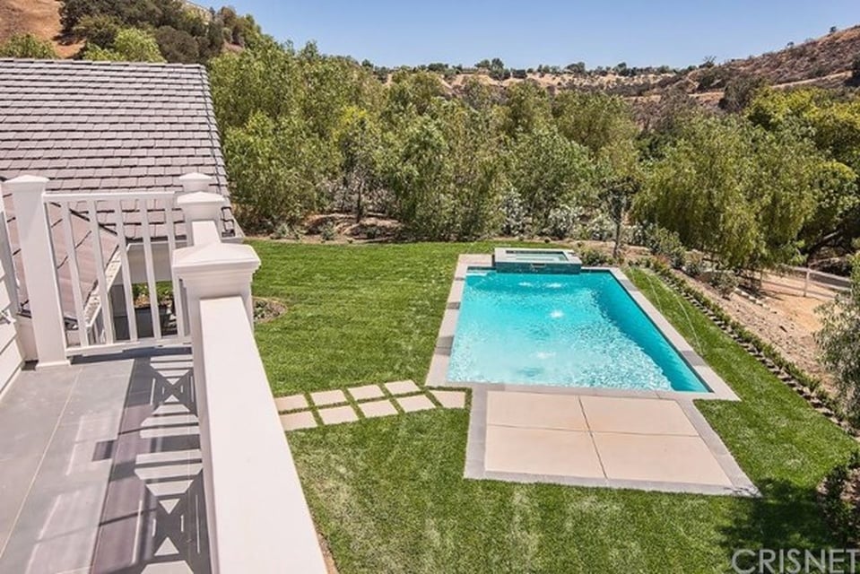 Kylie Jenner Buys Second Calabasas Mansion