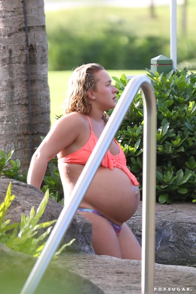 Hayden Panettiere Pregnant in a Bikini Pictures