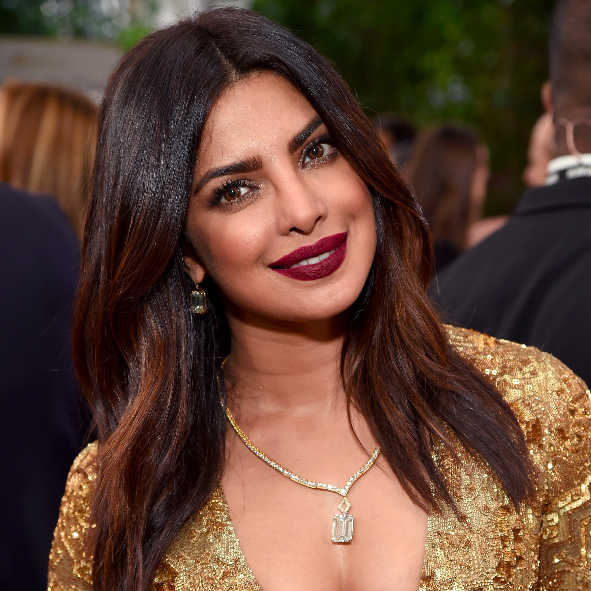Priyanka Chopra S Makeup And Hair At The 2017 Golden Globes Popsugar Beauty Middle East Does priyanka chopra have lip injections. hair at the 2017 golden globes