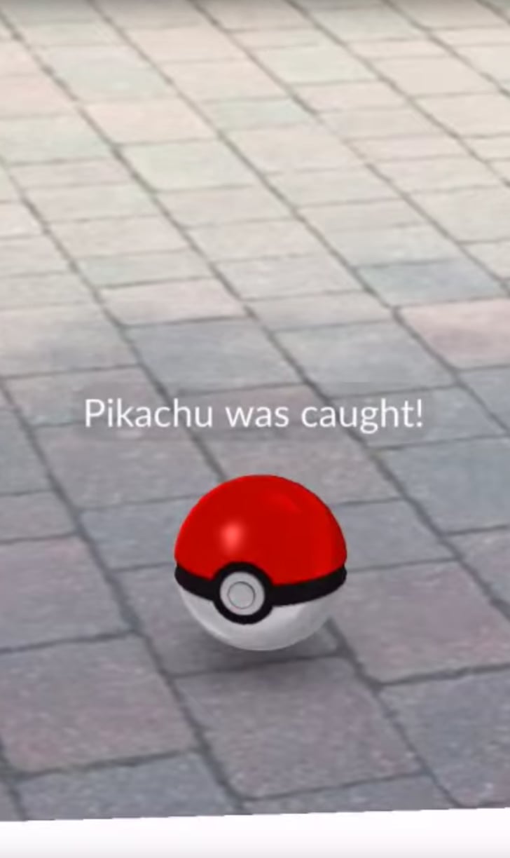 Throw the Poké Ball onto Pikachu's head, and catch him! How to Start