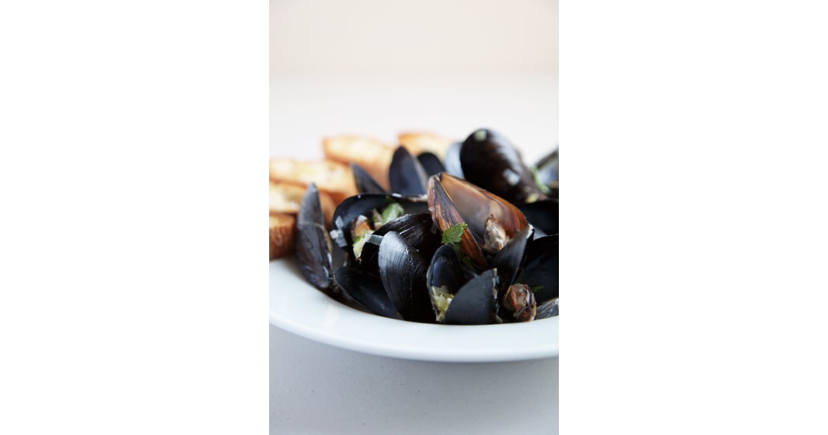 Julia Child's Moules à la Marinière Hot and Cold Appetizer Recipes
