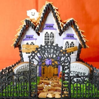 Haunted Gingerbread Houses | Halloween