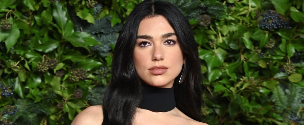 Dua Lipa的透明紧身衣和赛车手装备