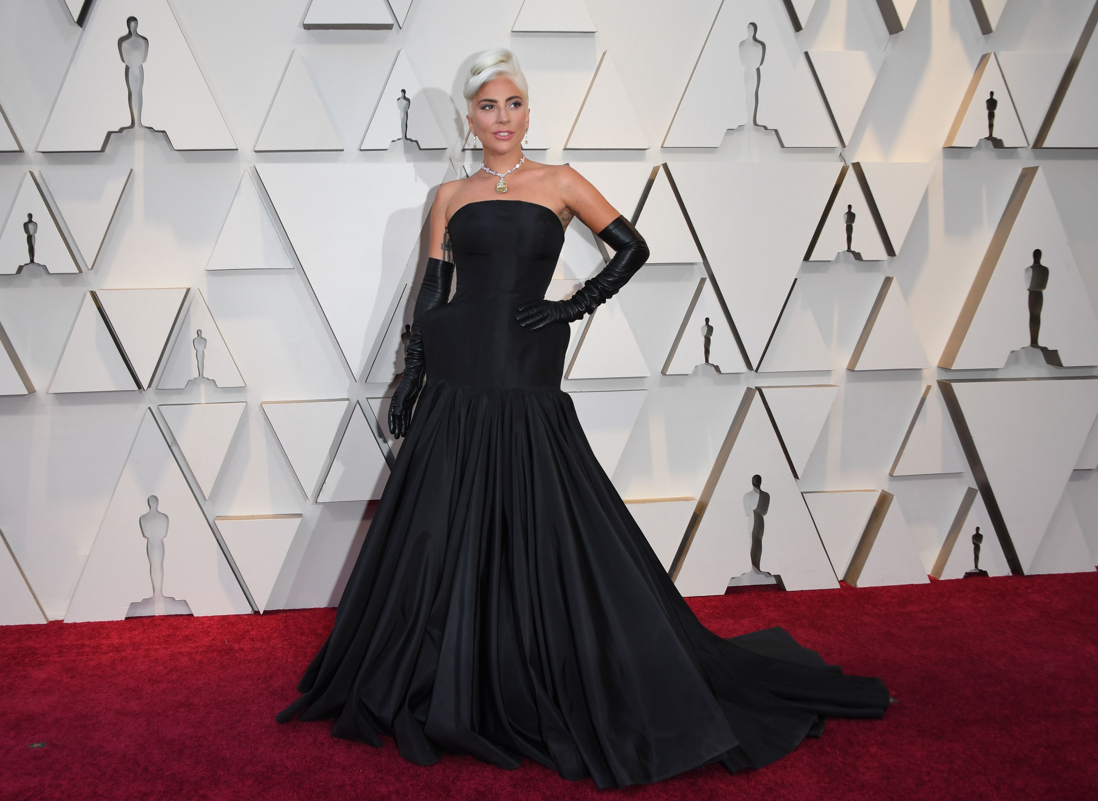 Lady gaga best sale dress oscars 2019