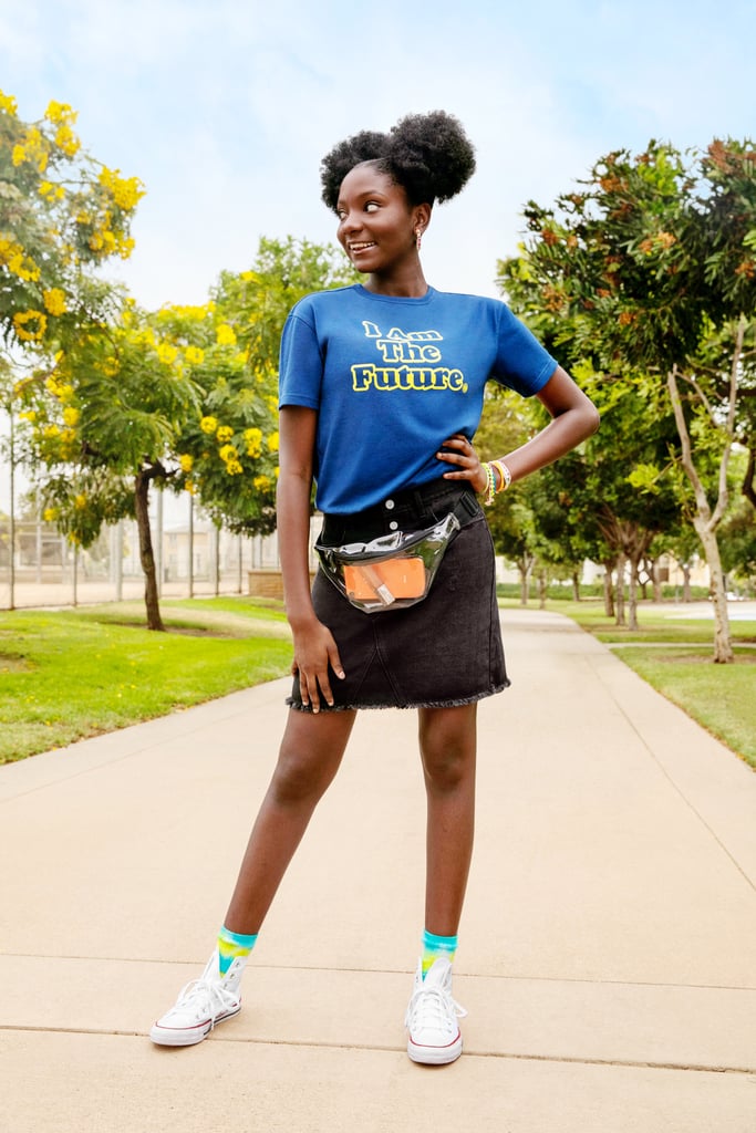 Kheris shows us her black denim skirt