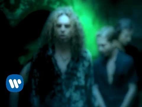 "Clavado en un Bar" by Maná