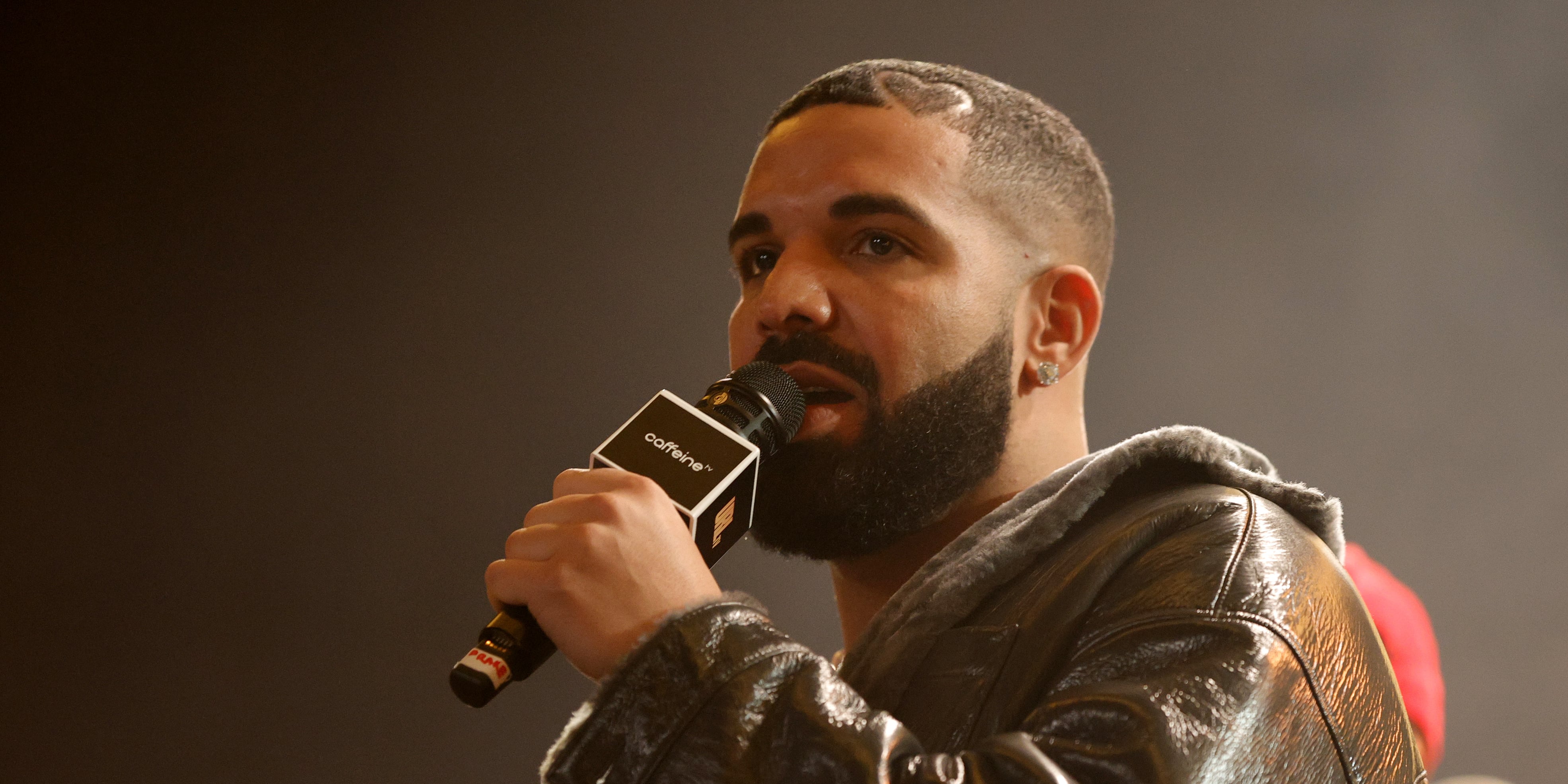 Drake Brings Nelly Furtado On Stage For Rare Performance | PS Entertainment