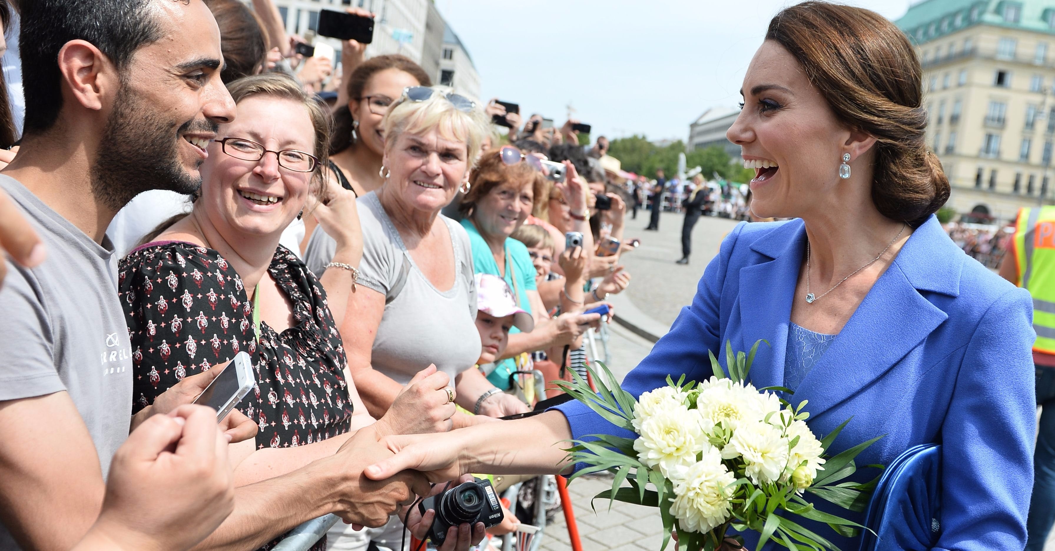 Royal Etiquette Rules | PS Celebrity