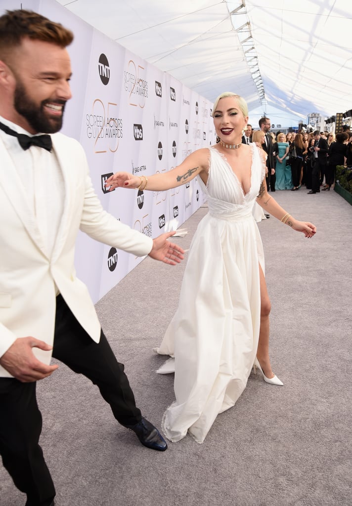 Resultat d'imatges de fotos ricky martin y lady gaga sag awards 2019