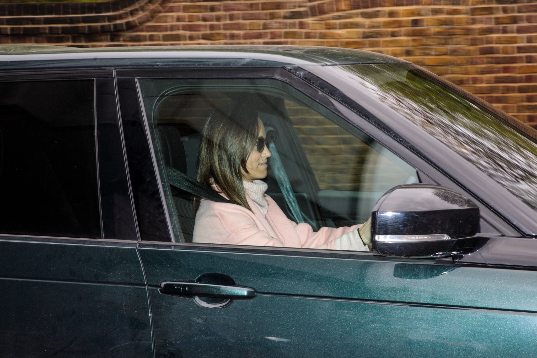LONDON, ENGLAND - APRIL 24: Pippa Middleton, the sister of Catherine, Duchess of Cambridge leaves Kensington Palace by car on April 24, 2018 in London, England. The Duke and Duchess of Cambridge's third child, a boy weighing 8lbs 7oz, was born yesterday morning at 11:01. (Photo by Jack Taylor/Getty Images)