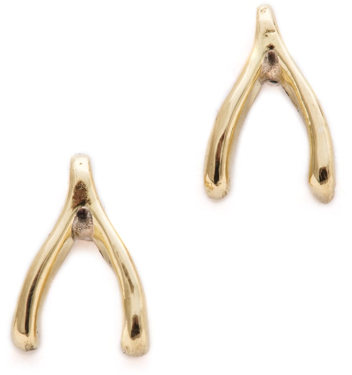 詹妮弗·迈耶珠宝叉骨钉耳环(300美元)