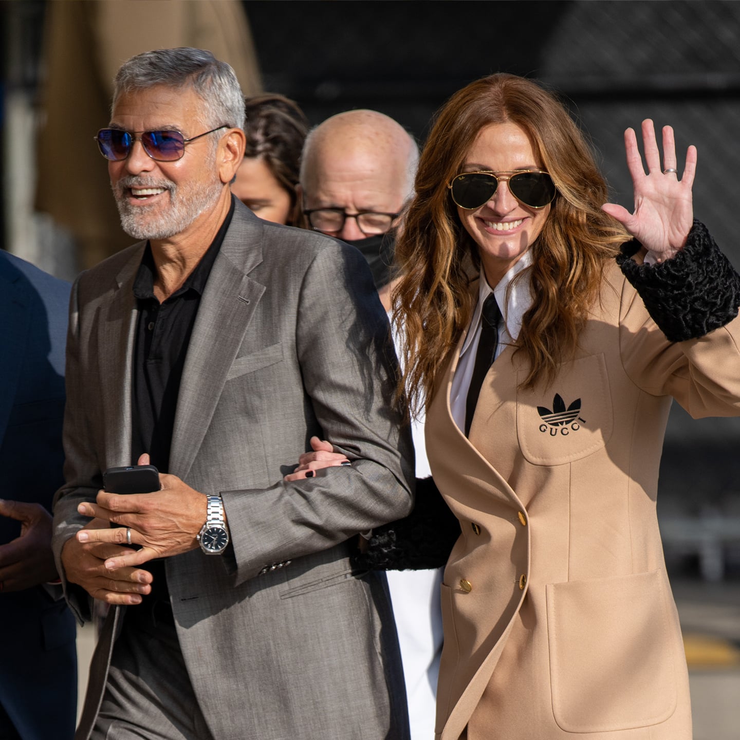 Pech dialect behang Julia Roberts, George Clooney Match in Suits on Press Tour | POPSUGAR  Fashion
