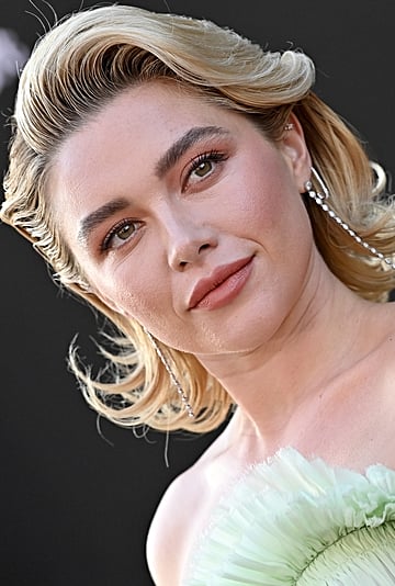 Florence Pugh's "Mixie" Haircut Is So Nostalgic