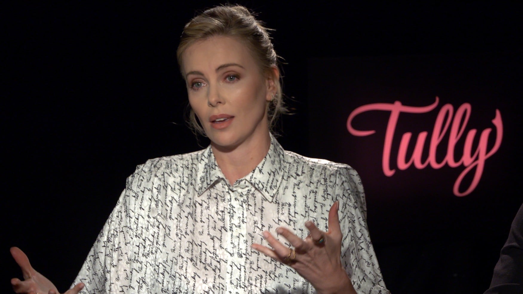 Charlize Theron Interview on Postpartum Depression, Tully PS Family(00)