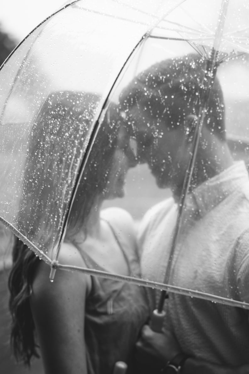 Quietly watch the rain together.