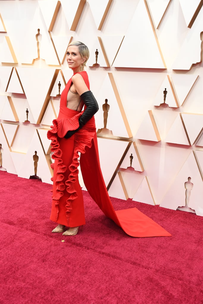 All the Funniest Tweets About Kristen Wiig's Oscars Dress