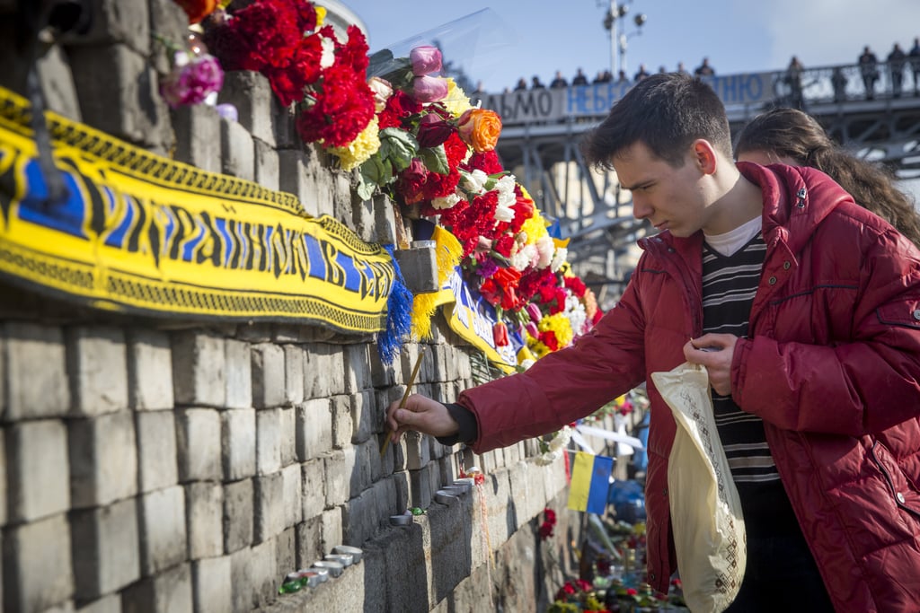 Kiev's Independence Square Becomes a Shrine | Pictures