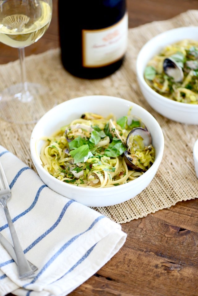 Linguine With Clams and Leeks