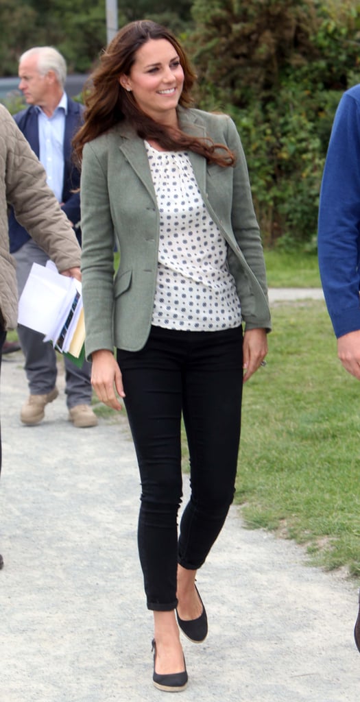 Kate chose a boho-style printed blouse and a crisp blazer added structure. She added pumps and jeans in darker shades.