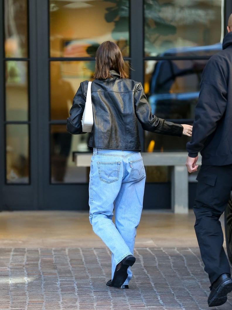 Baglæns stor Anklage Hailey Bieber Wears Ultra-Low-Rise Vintage Levi's Jeans | POPSUGAR Fashion