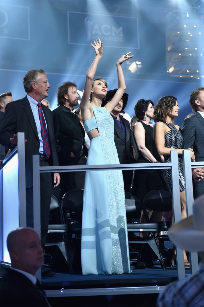 Taylor Swift Dancing at the ACM Awards 2015 | Pictures