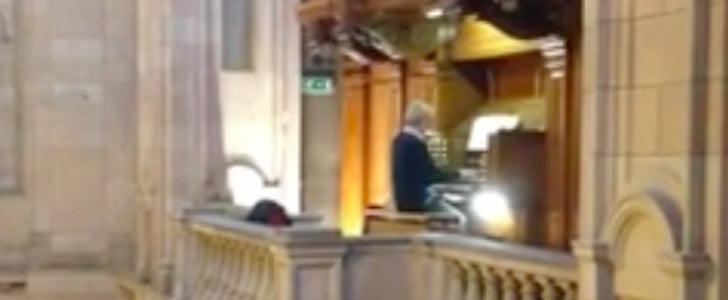 Organ Tribute to David Bowie | Video