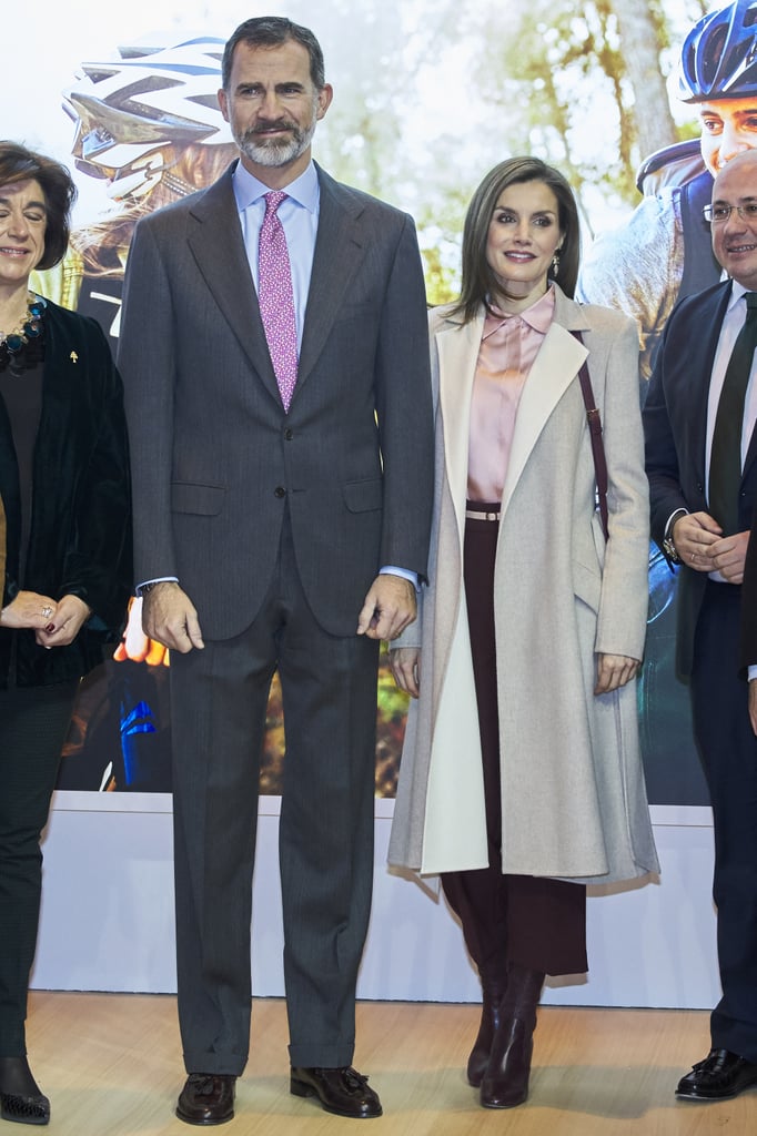 Queen Letizia's Beige Robe Coat January 2017