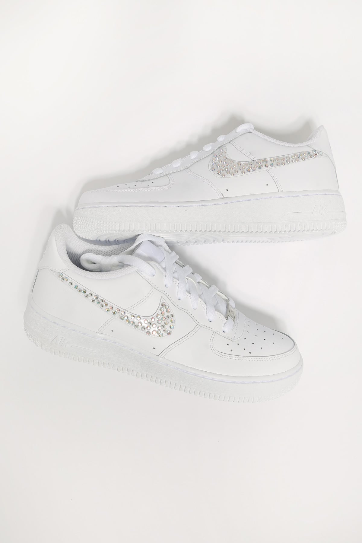 cute outfits with white air force ones