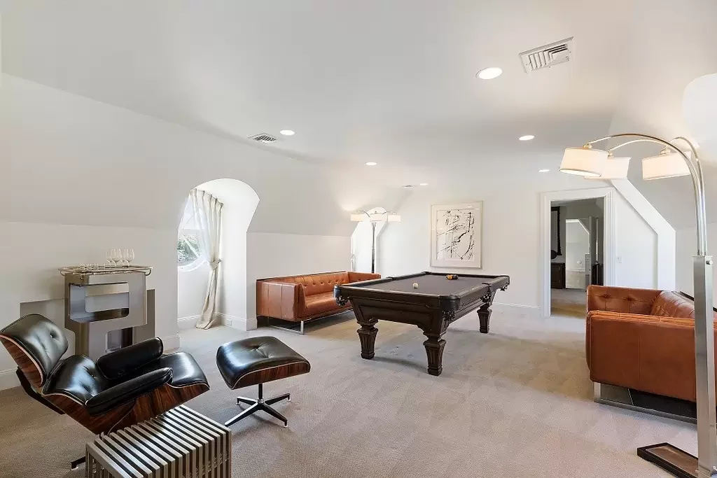 Nick Jonas Hamptons Summer Home Pictures