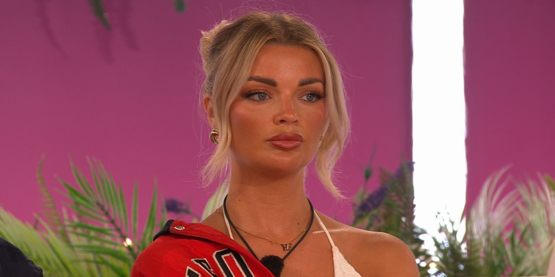 It’s Not Our Business That Helena From “Love Island”’s Face Looks Different