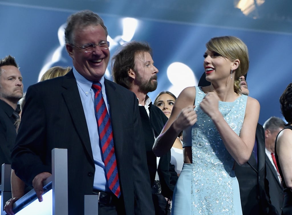 Taylor Swift Dancing at the ACM Awards 2015 | Pictures