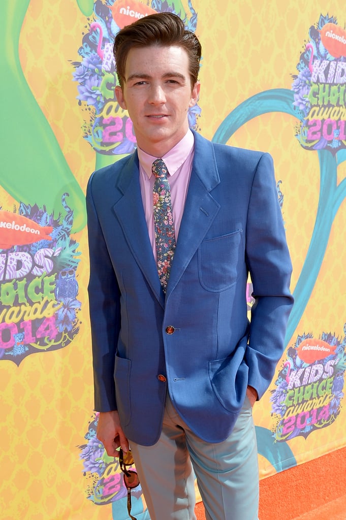 Drake Bell suited up for his turn down the red carpet.
