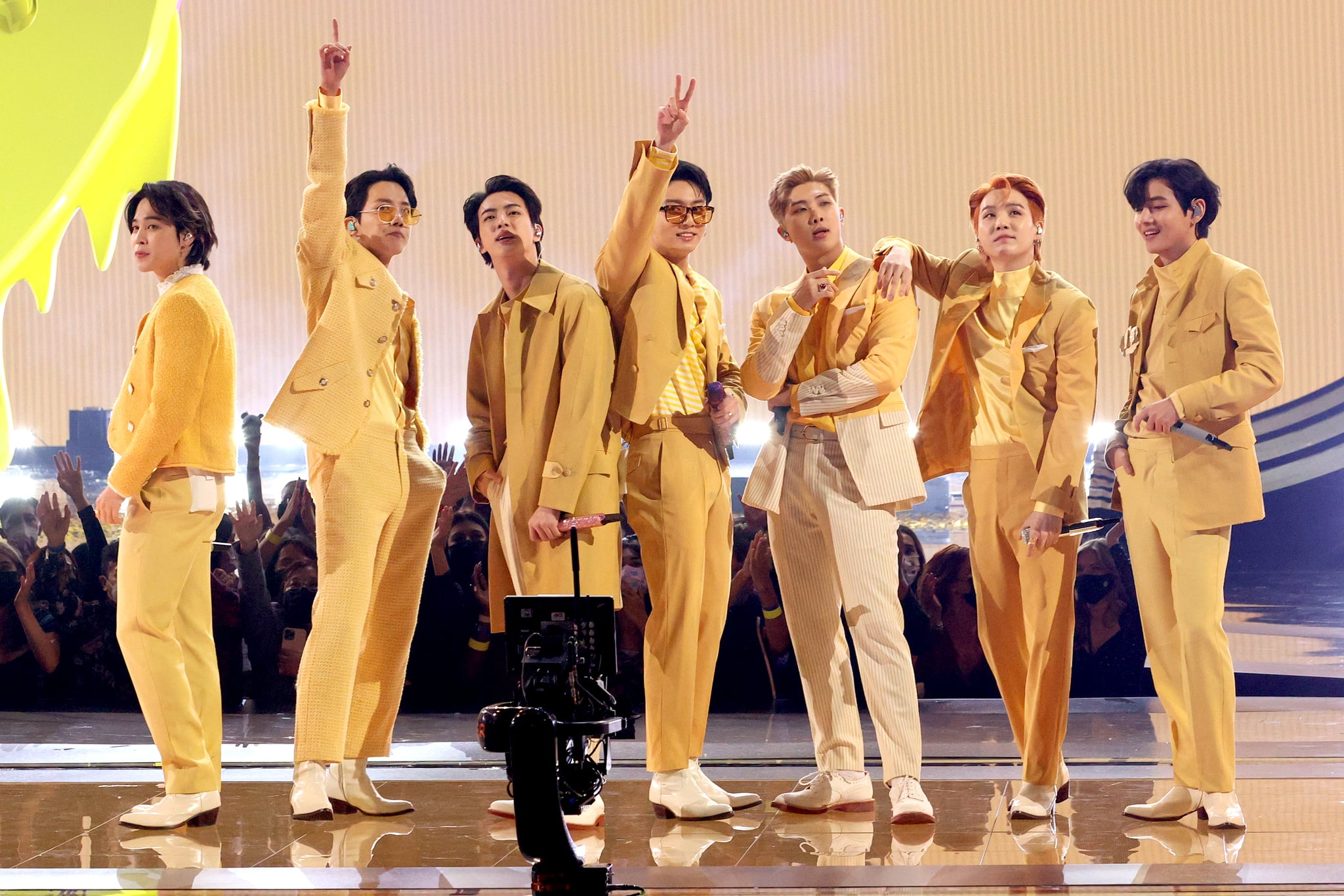 LOS ANGELES, CALIFORNIA - NOVEMBER 21: (L-R) Jimin, J-Hope, Jin, Jungkook, RM, Suga, and V of BTS perform onstage during the 2021 American Music Awards at Microsoft Theatre on November 21, 2021 in Los Angeles, California. (Photo by Kevin Winter/Getty Images for MRC)